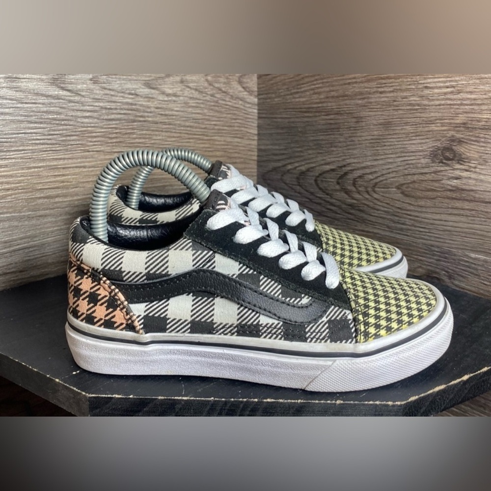 Vans Old Skool Plaid Sneakers